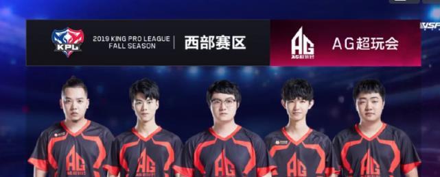更彰显了他