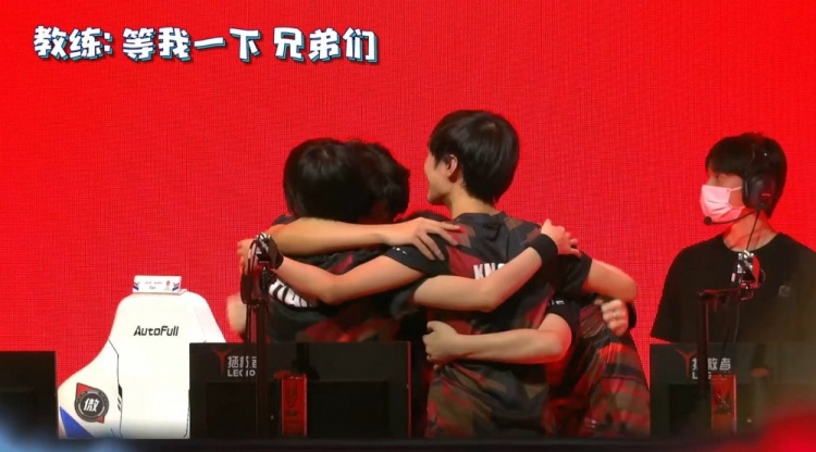 与霍乐迪一起训练！蒂格预测亨德森新赛季爆发：他能复刻科比-怀特经历